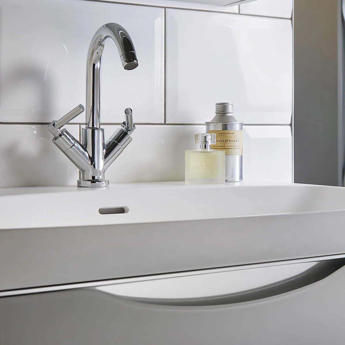 Utopia Lustre 1-Drawer Wall Hung Vanity Unit With Washbasin and LED Illumination - Sea Green
