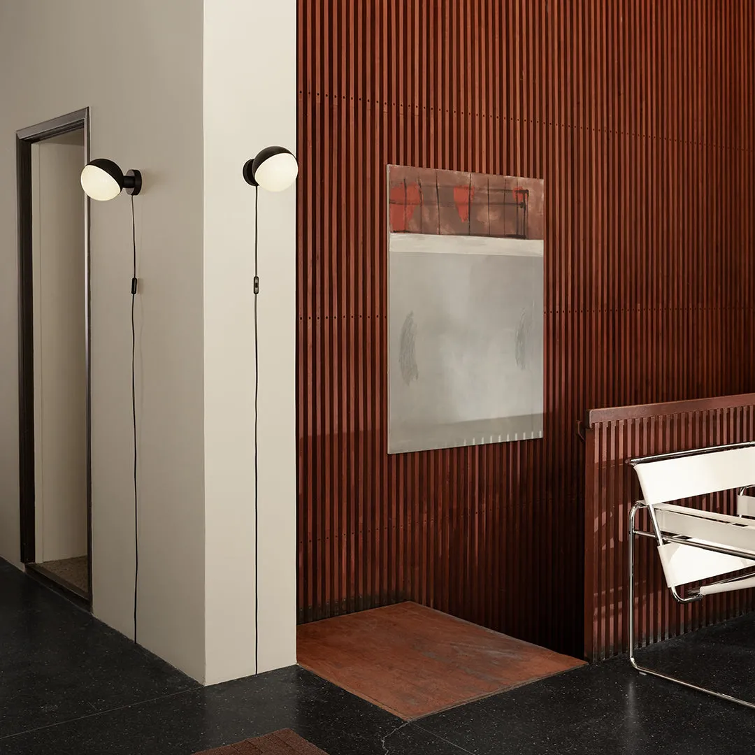 VL Studio Wall Light