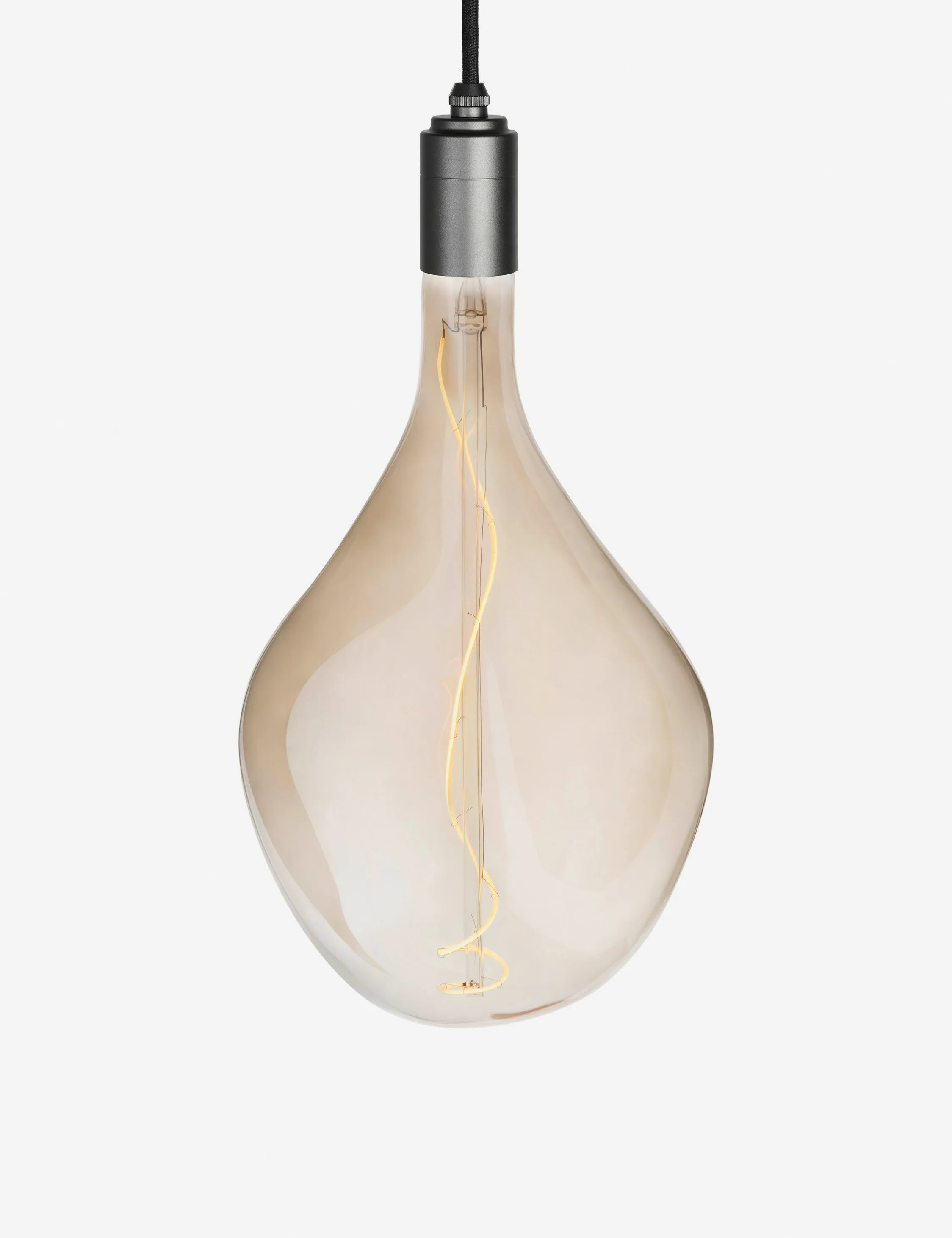 Voronoi III Pendant Light by Tala Lulu and Georgia
