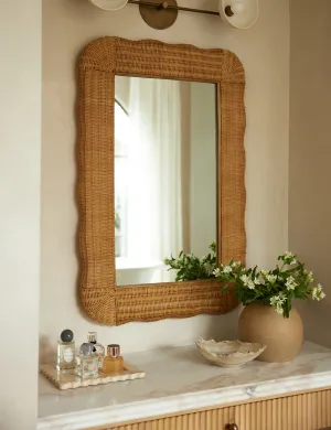 Yarely Mirror Lulu and Georgia